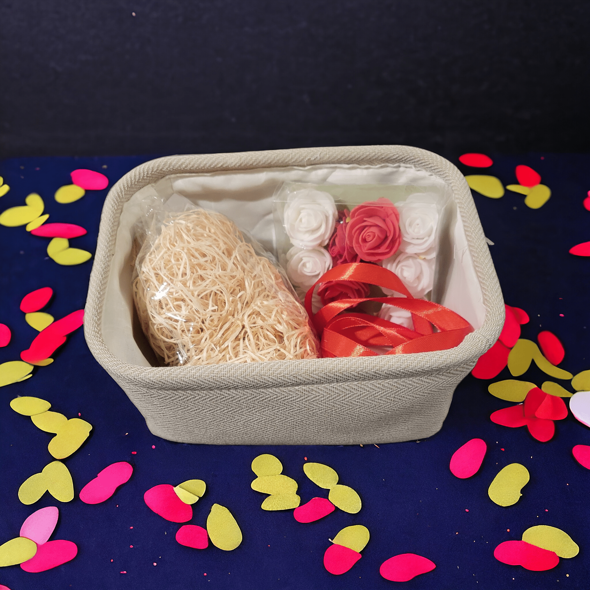 pakowanie upominku z kotami